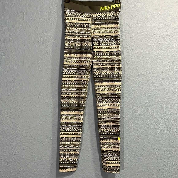 New Nike Pro grey/black athletic leggings in women’s size small - Picture 5 of 10